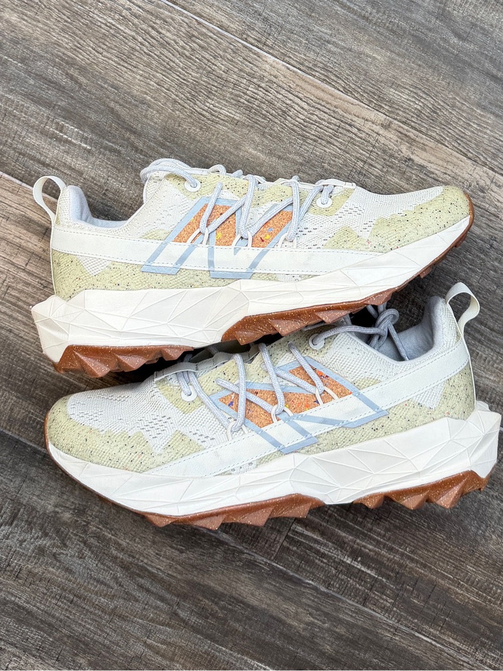 New balance tektrel sea salt rain cloud cork tan cream women’s sz 9.5